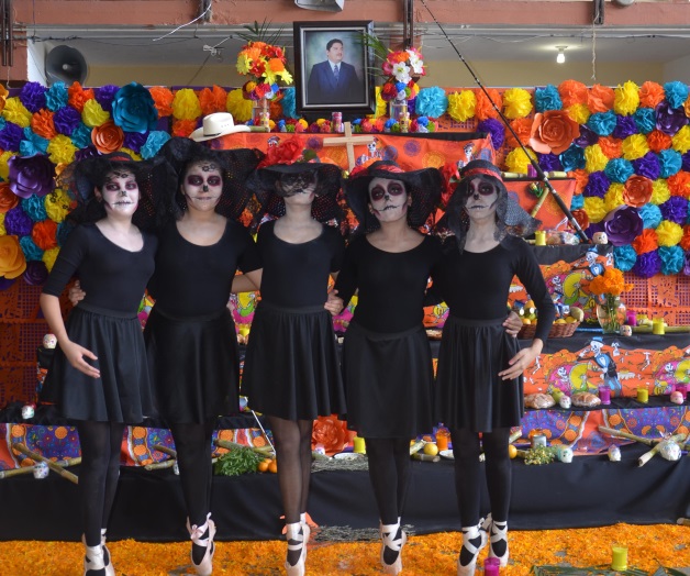 Celebran Día de Muertos